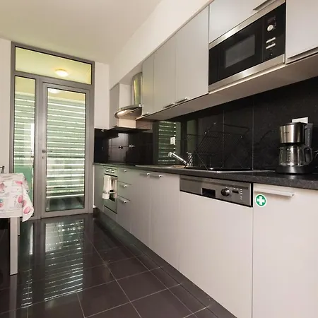 Monumental Garden Loft By Rent-a-key * Funchal