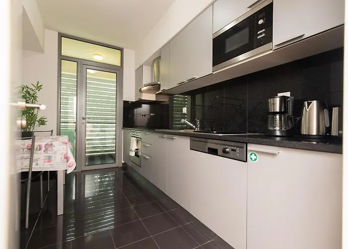 Monumental Garden Loft By Rent-a-key * Funchal (Madeira)